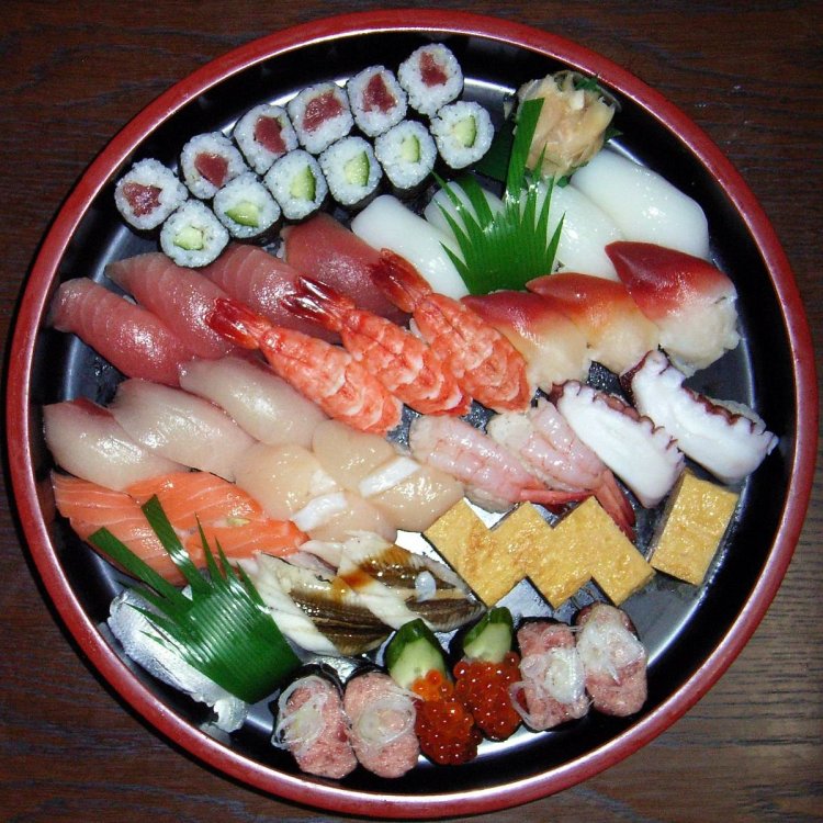 1200px-Sushi_platter.jpg