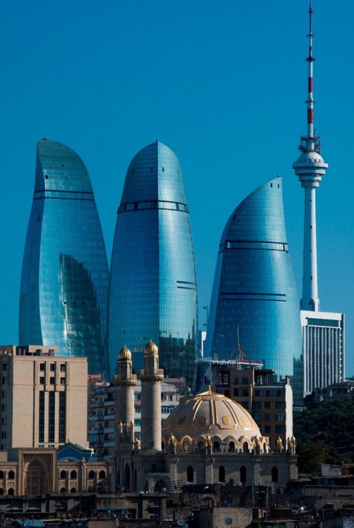 Baku-Flame-Towers-Skyline-01-1270.jpg